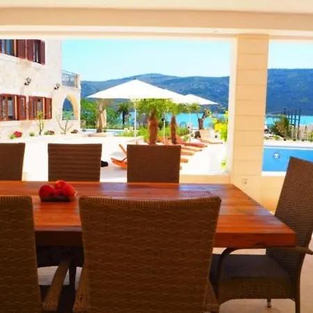 Ludilo Mit 4 In - Marina Bei Trogir Split Poljica (Trogir)