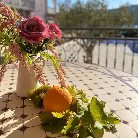 Apartman Ludilo Mit 4 In - Marina Bei Trogir Split