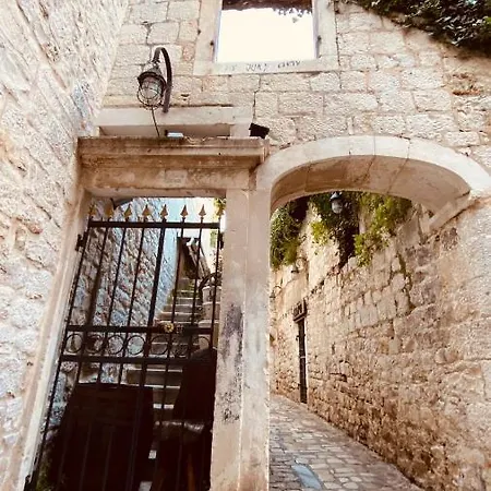 Apartman Ludilo Mit 4 In - Marina Bei Trogir Split