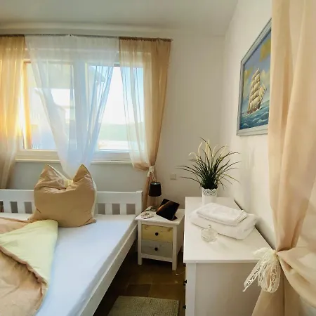 Ludilo Mit 4 In - Marina Bei Trogir Split Apartman Poljica