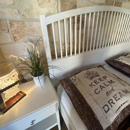 Apartament Ludilo Mit 4 In - Marina Bei Trogir Split *