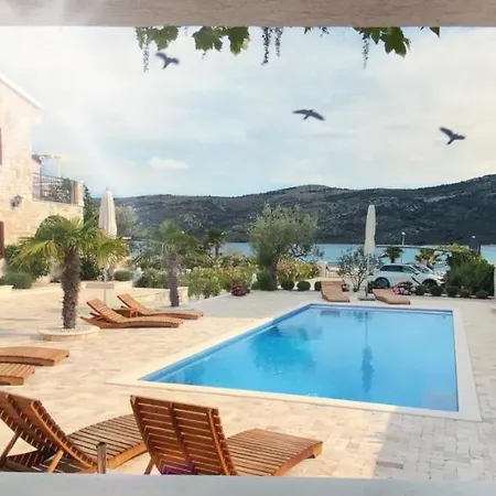 Ludilo Mit 4 In - Marina Bei Trogir Split Apartman Poljica